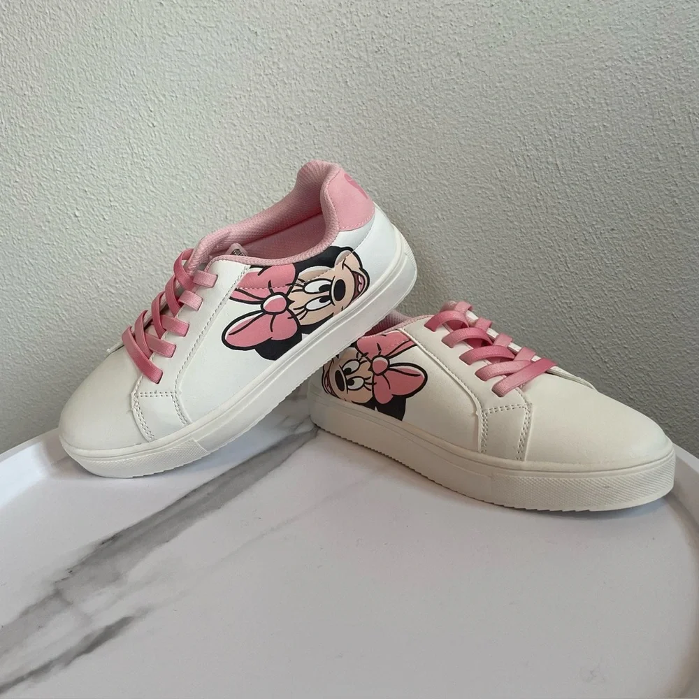 NWOT Disney Minnie Mouse Kids Sneakers Size 3